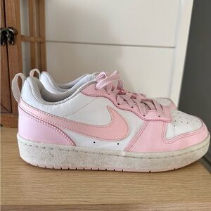 Nike Kids Sneakers in Pink and White